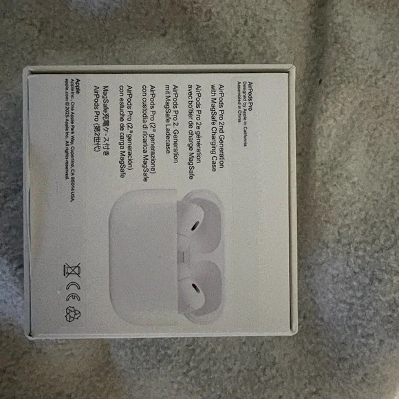 Apple AirPods Pro in White